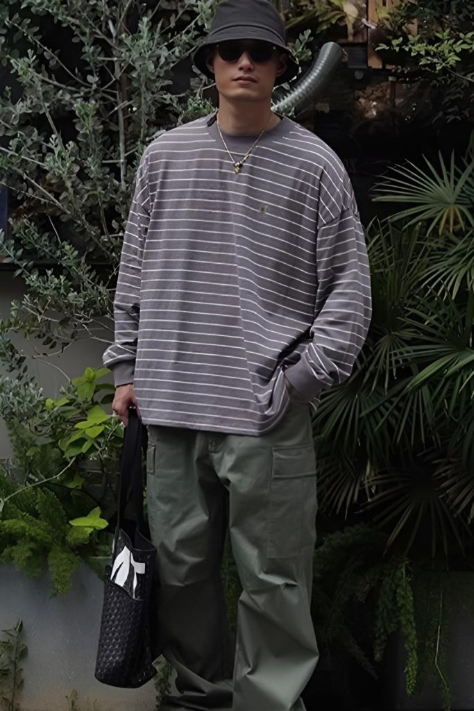 Informal Streetwear with overhirs and random layers