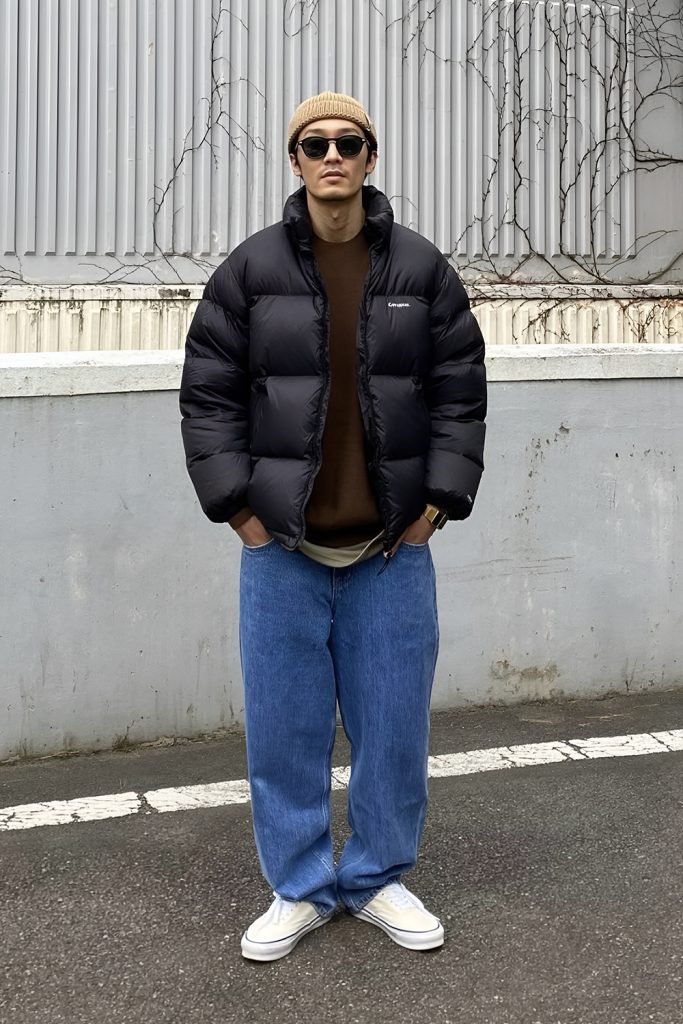 Informal streetwear with puffer jackets and layering