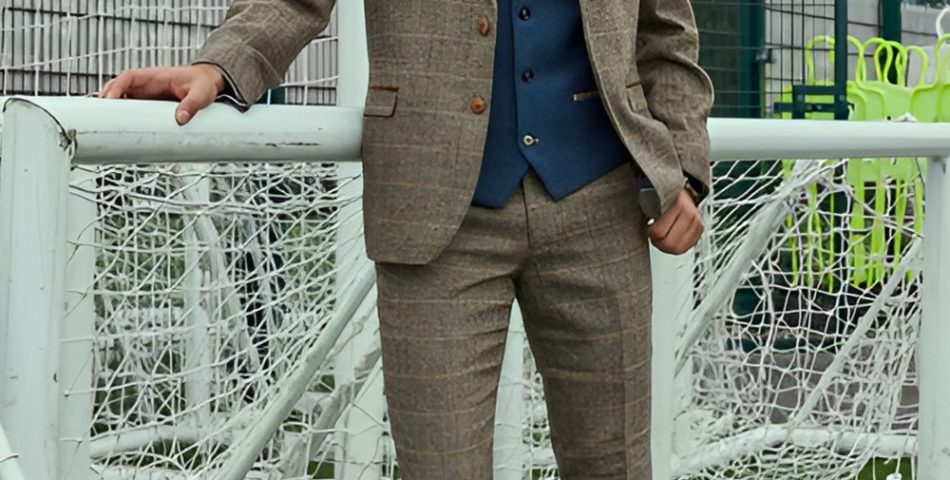 Plaid Suits and Patterned Accents for Edgy Holiday Spirit