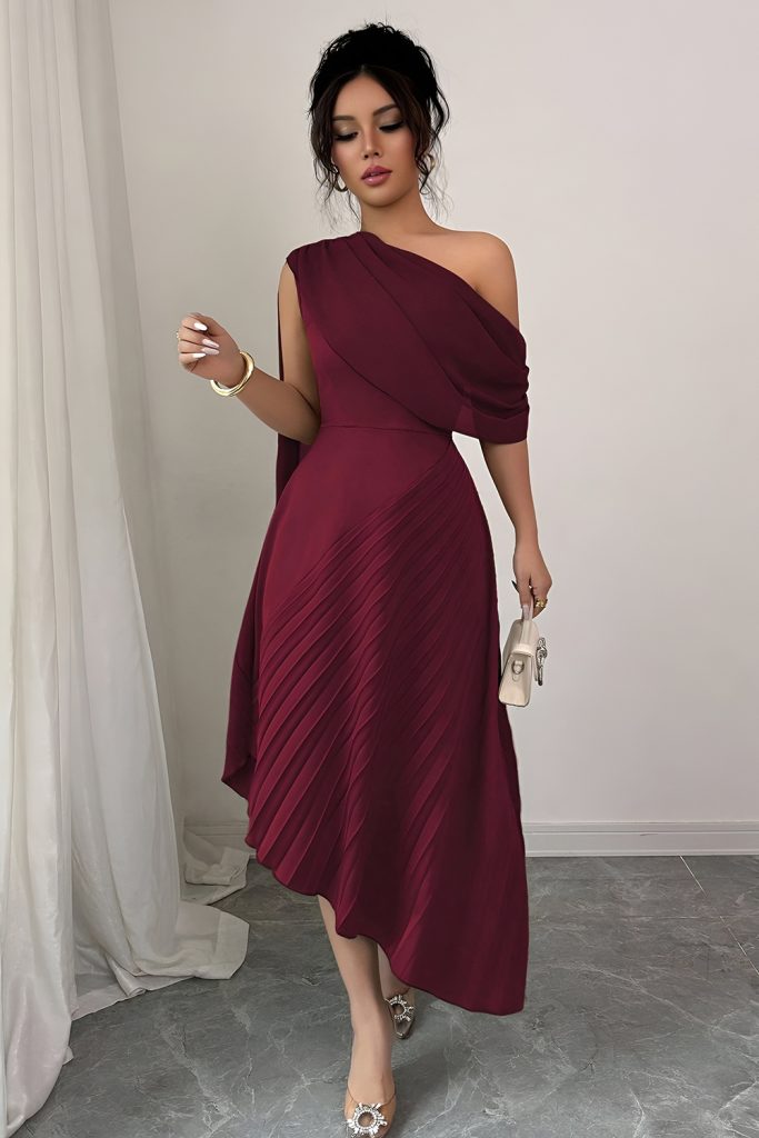 Silhouettes of satin that flow with ease