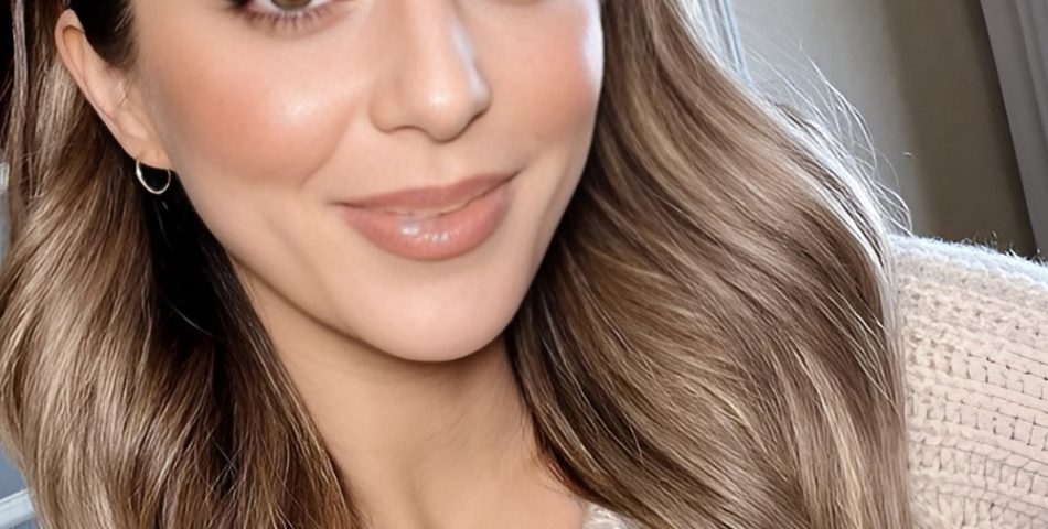 Sleek Straight Hair with Pearl Headband