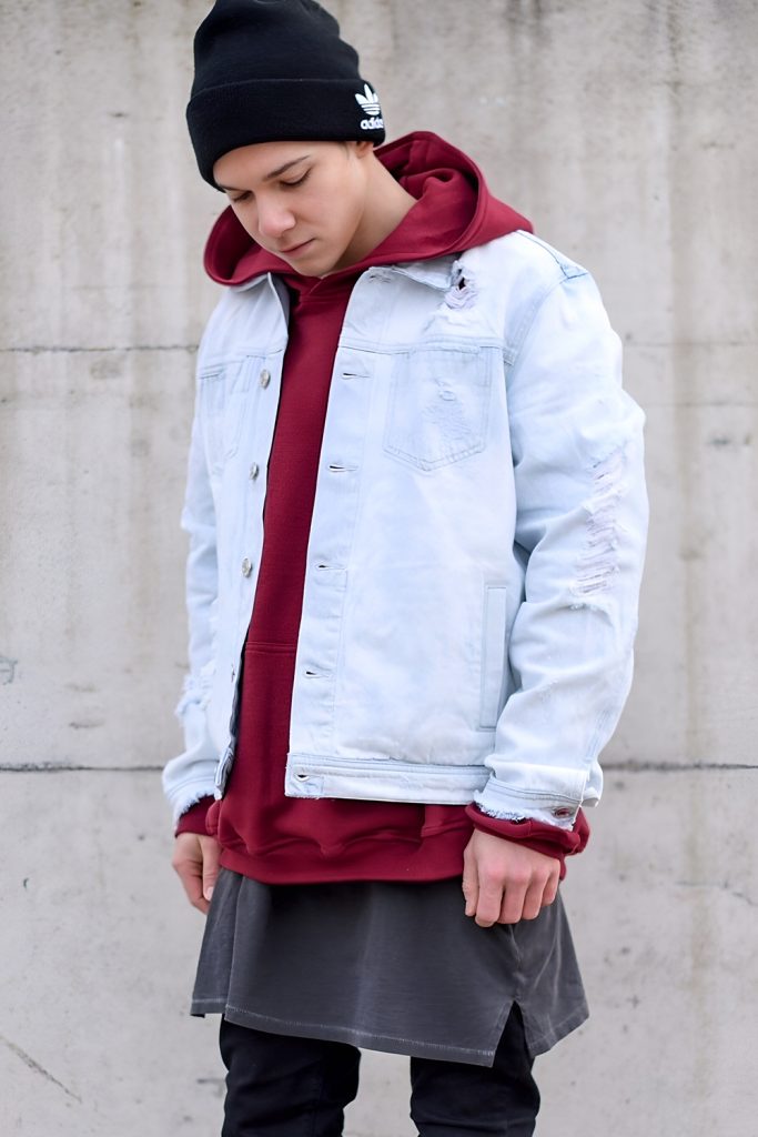 Urban Streetwear with longline tees and layered jackets