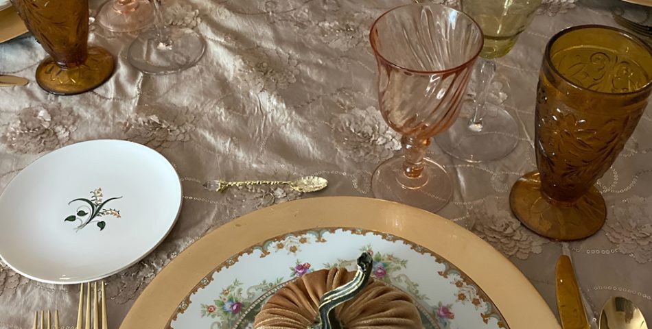 Vintage and Modern Tableware for an Unconventional Touch