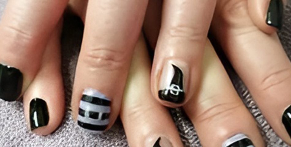 Crescent Witch Hat Accent Nails