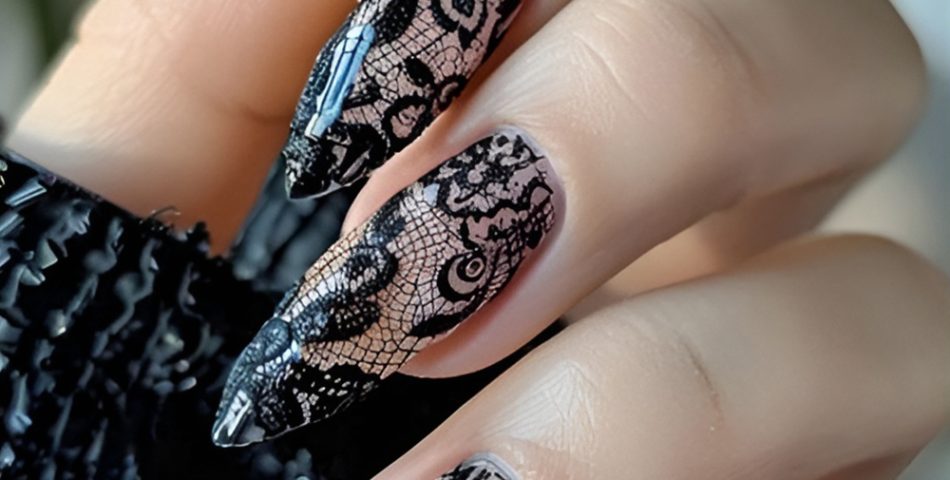 Gothic Witch Lace Nails