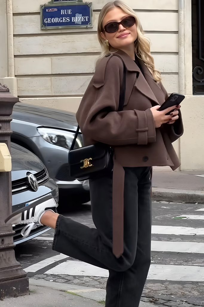 Lightweight Leather Becomes a Daily Companion