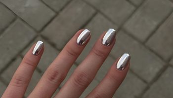 Metallic Chrome Nails That Radiate Party Energy