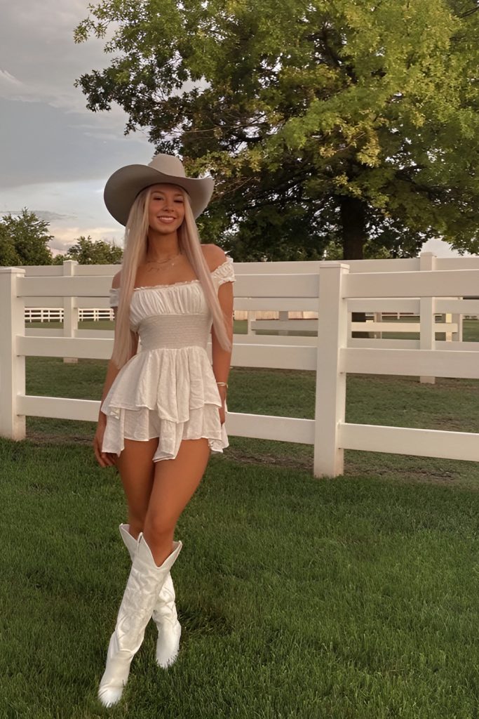 Sheer Panels Create Layers of Light