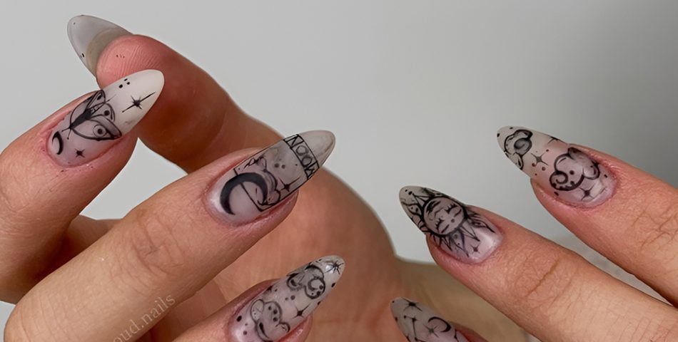 Tarot Symbol Nails