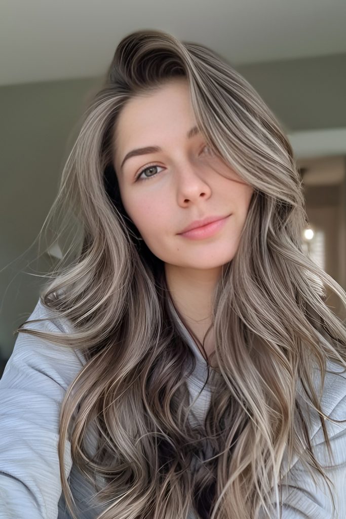 Pearl Blonde with a Lustrous, Iridescent Touch