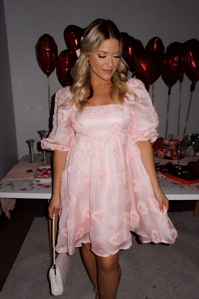 Statement Sleeve Dresses Bringing Drama into the Night