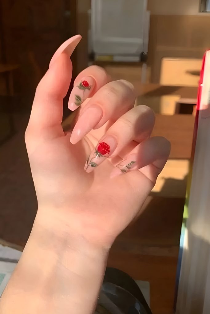 Valentine Nails with Inspiration from Roses and Flowers