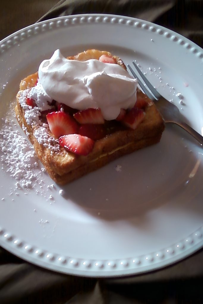 Fluffy French Toast With Cinnamon and Sugar