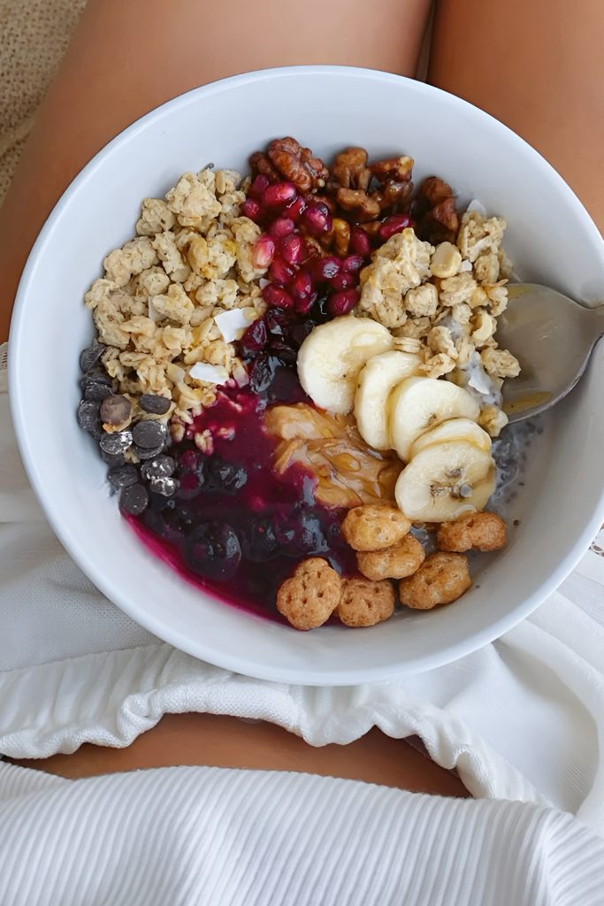 Smoothie Bowls With Toppings