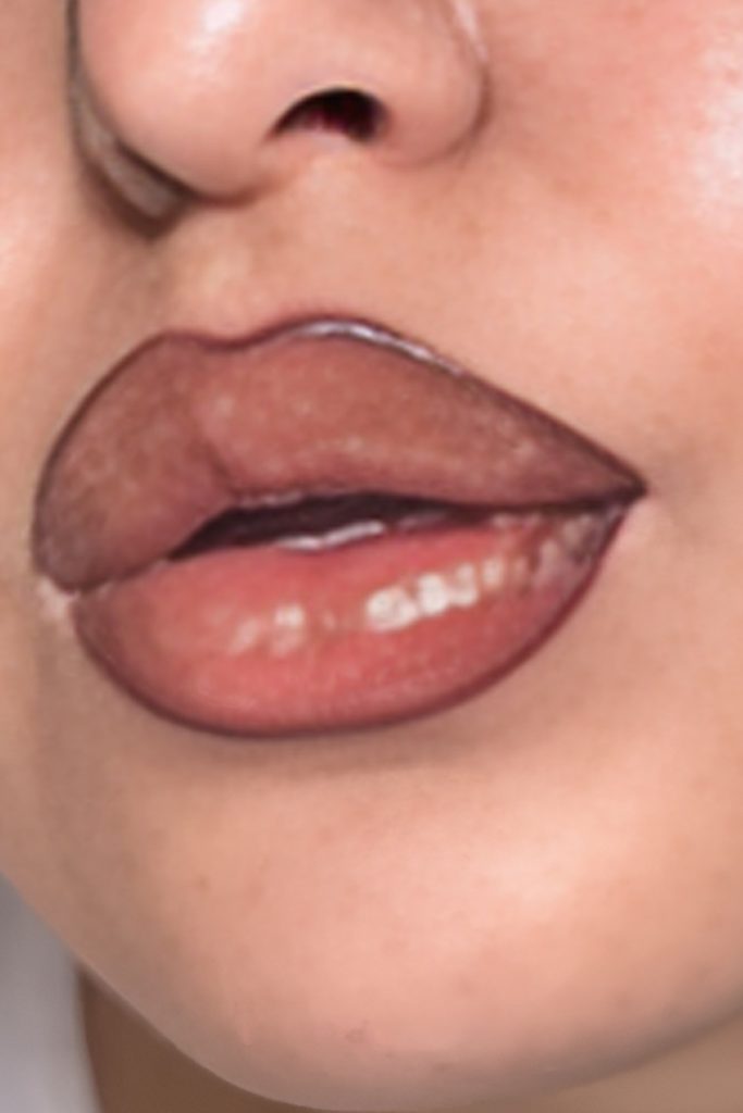 Mocha Lip Liner with Nude Gloss