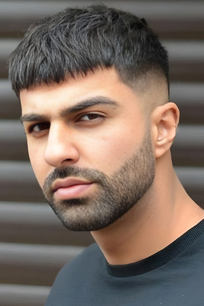 Textured Short Fringe for a Contemporary Style
