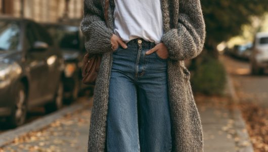 chunky cardigan outfit grey white tee blue jeans