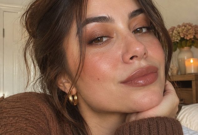 Pinterest cover for monochrome warm neutral makeup looks on Insiderlyfe