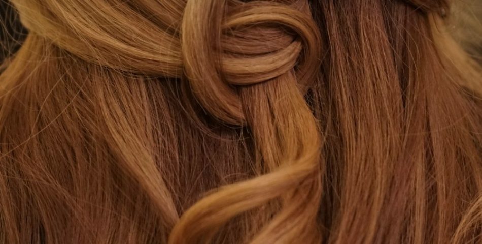 12 Half Up Half Down Hairstyles for Winter Parties styling guide