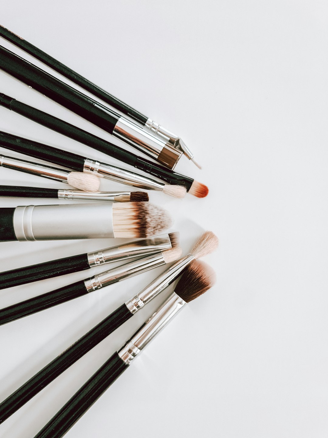 Black and brown makeup brush set